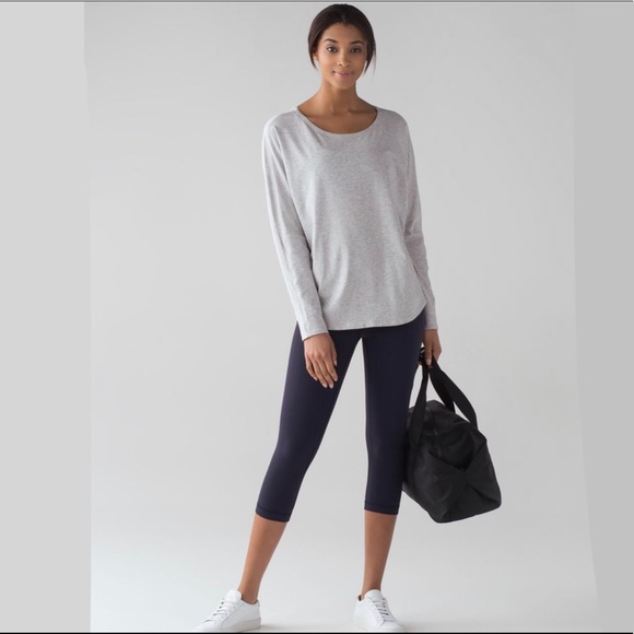 NOT FOR SALE Lululemon Seymour Long Sleeve in Heathered Vapor - Picture 3 of 7